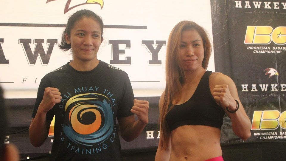 Linda Darrow (kanan) dan Citra akan berhadapan di babak final One Pride MMA. Copyright: &copy; 